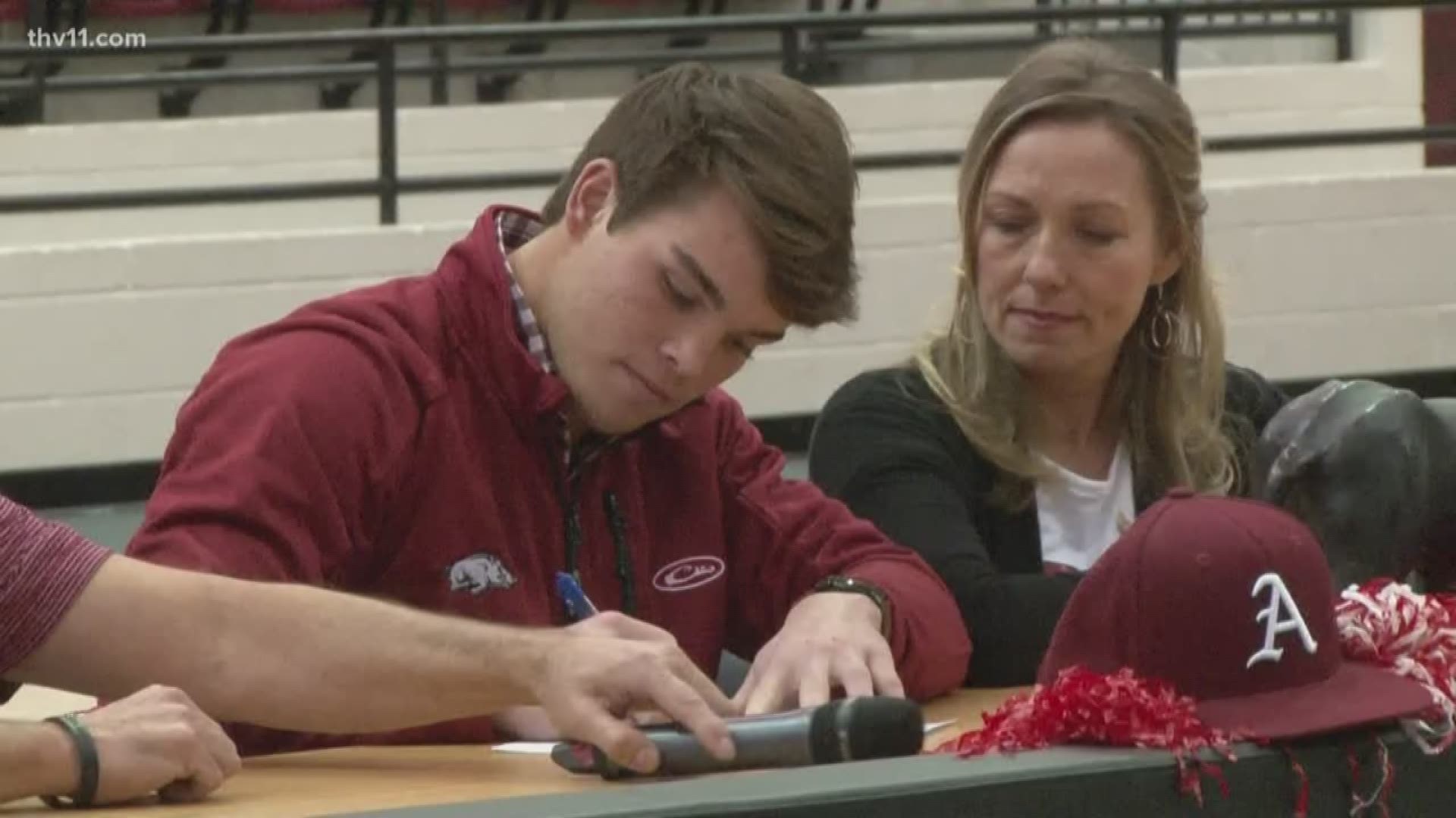 Cabot's Clayton Gray signs with Diamond Hogs