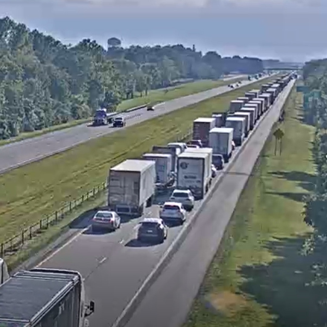 Transparent School Rocks Accident blocking lanes of traffic on I-40 near North Little Rock ...