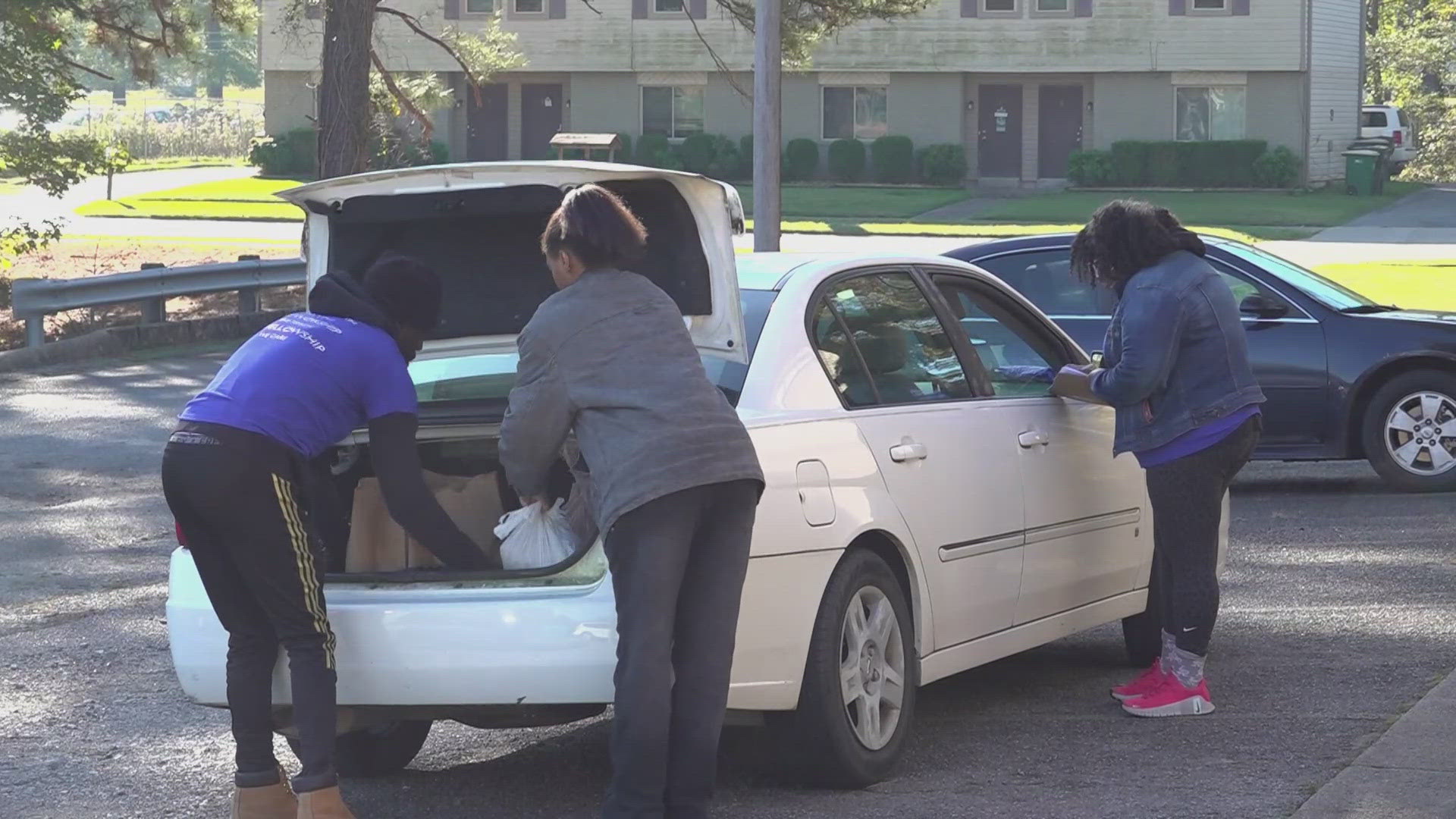 With the help of the Bobby Portis Foundation, the Southside Church of Christ was able to provide food for those in need this holiday season.