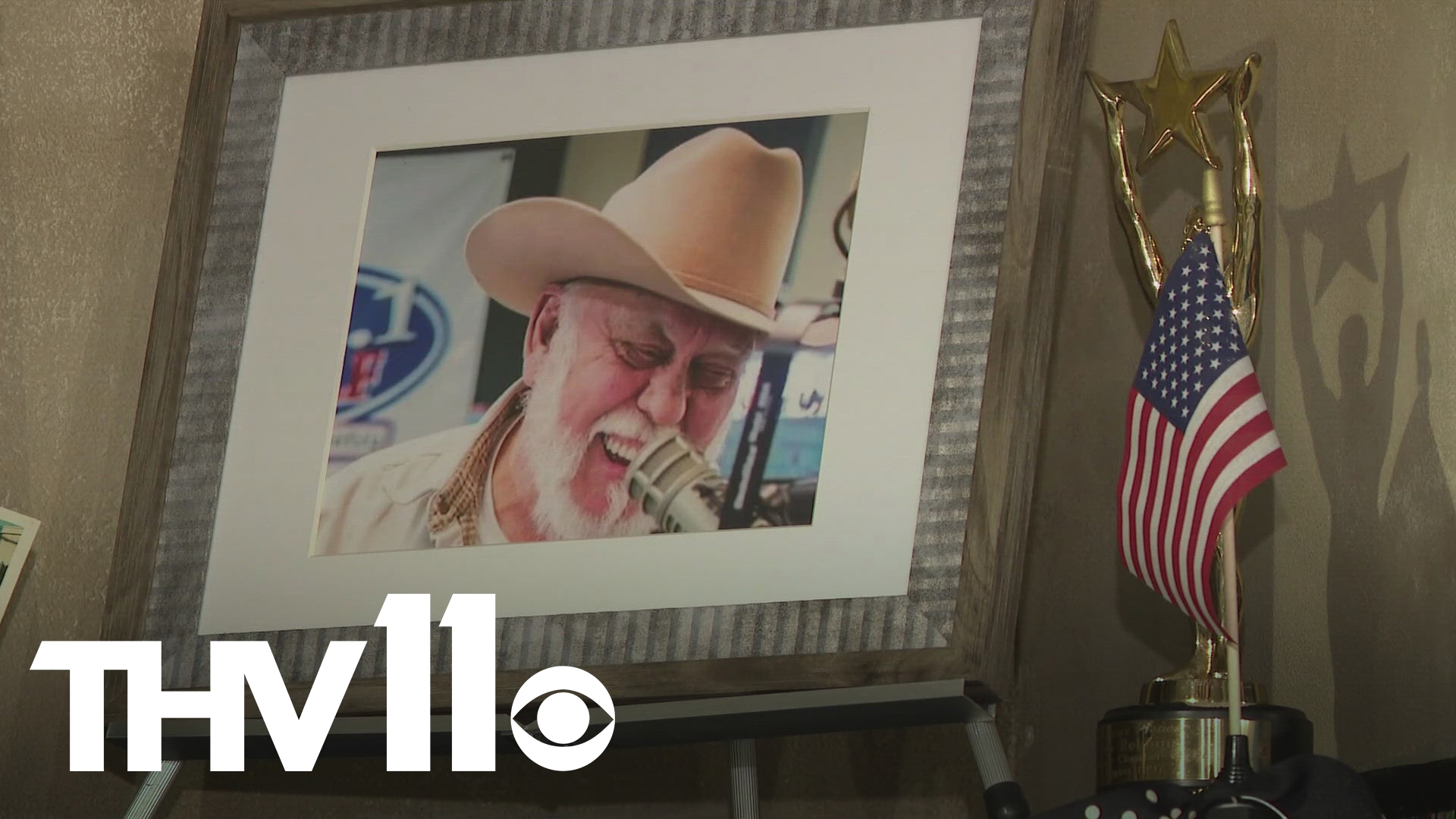 Family, friends and longtime fans of Arkansas radio legend Bob Robbins can now check out his newly unveiled exhibit. Here’s a sneak peek of what to expect.