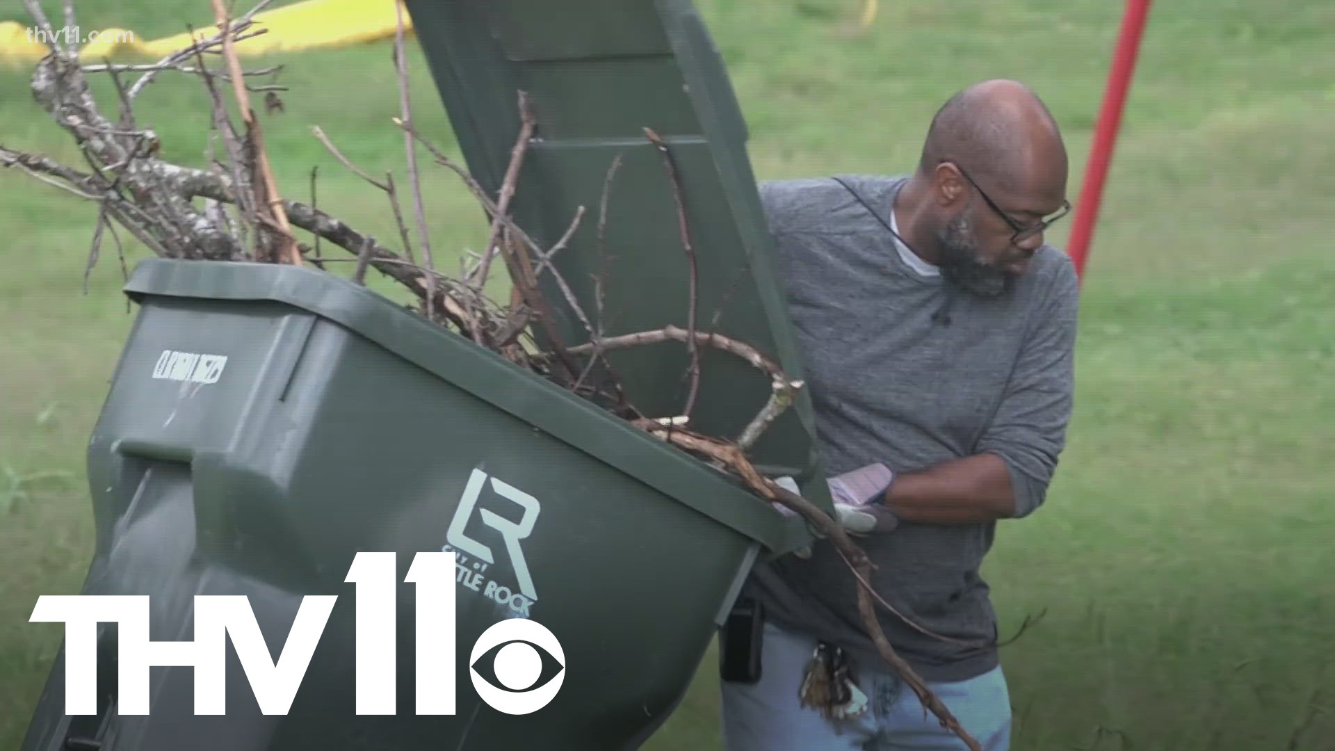 Arkansas neighborhood comes together to clean up tornado damage