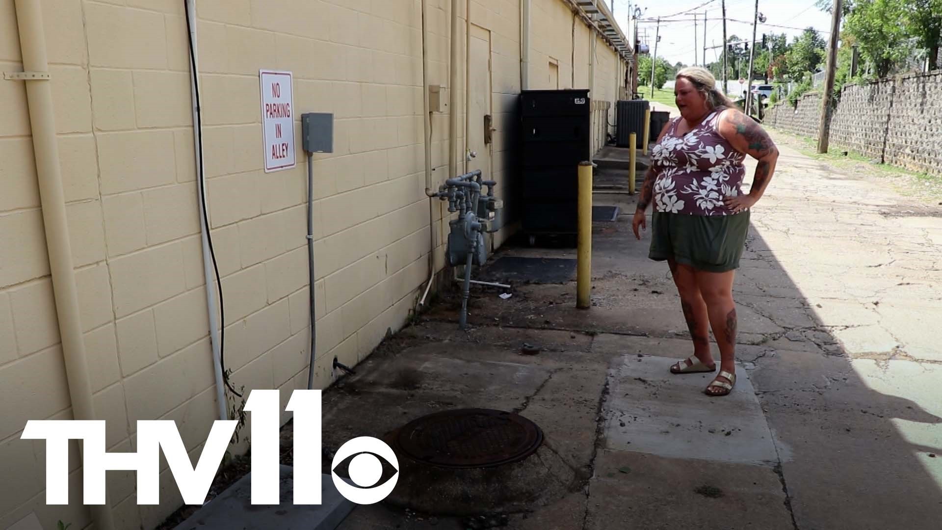 A Little Rock shopping center fell victim to a major theft, after three people pulled up and stole A/C units, now forcing some businesses to close due to the heat.