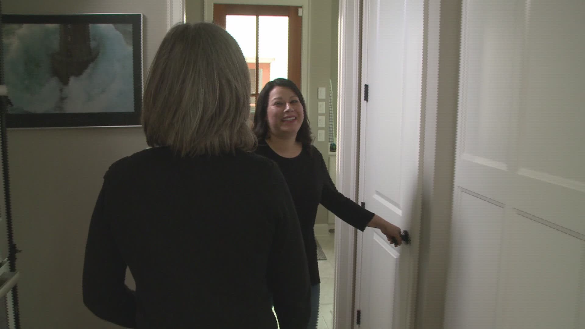 It's a craze that's taking over the nation and THV11's Dawn Scott found an Arkansas woman who is only one of a few hundred worldwide officially certified in KonMari.