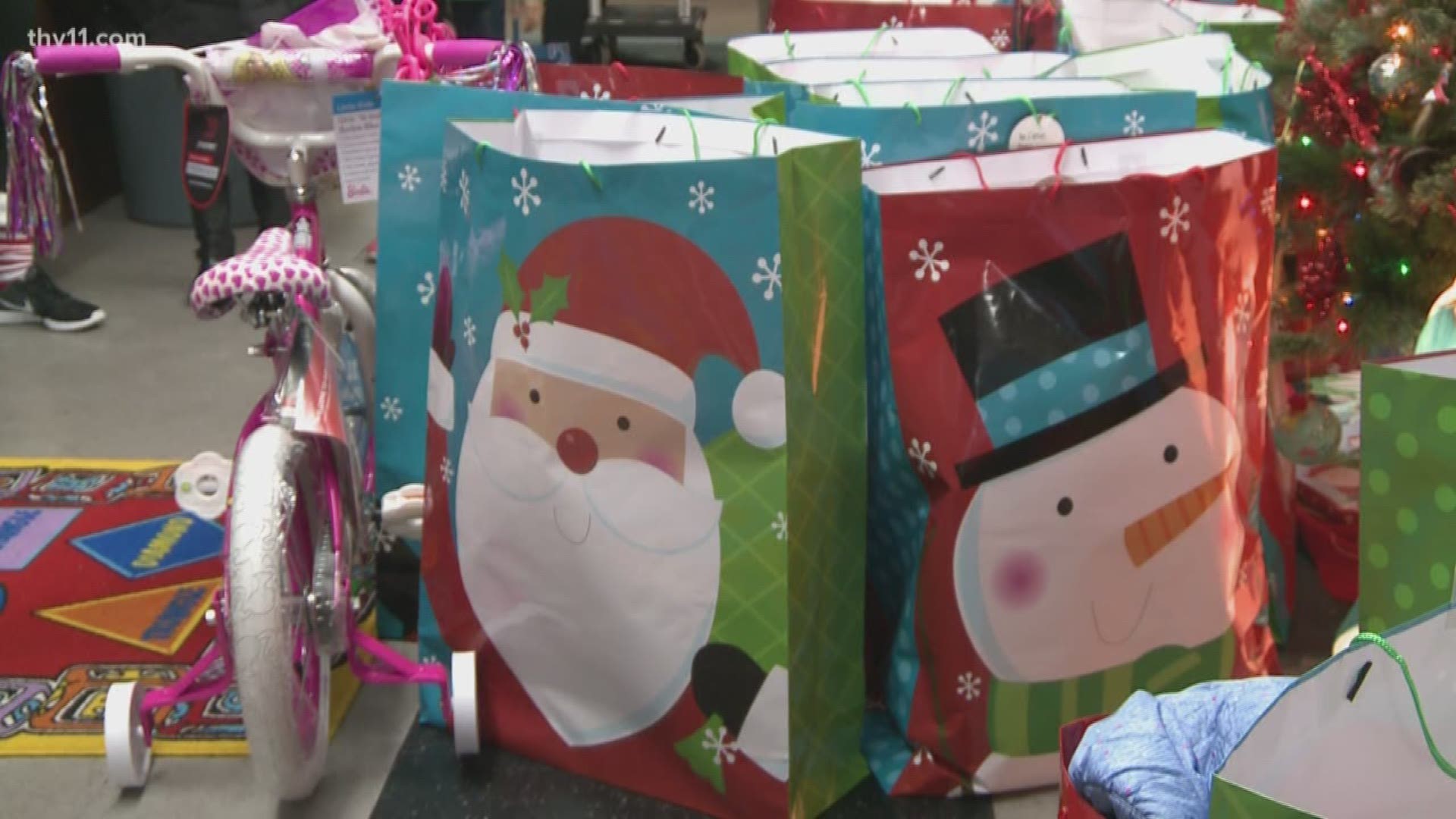 People in southwest Little Rock are pitching in to help those who need help this holiday season.