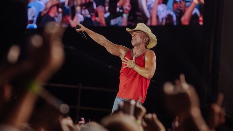 Kenny Chesney coming to North Little Rock next year on tour