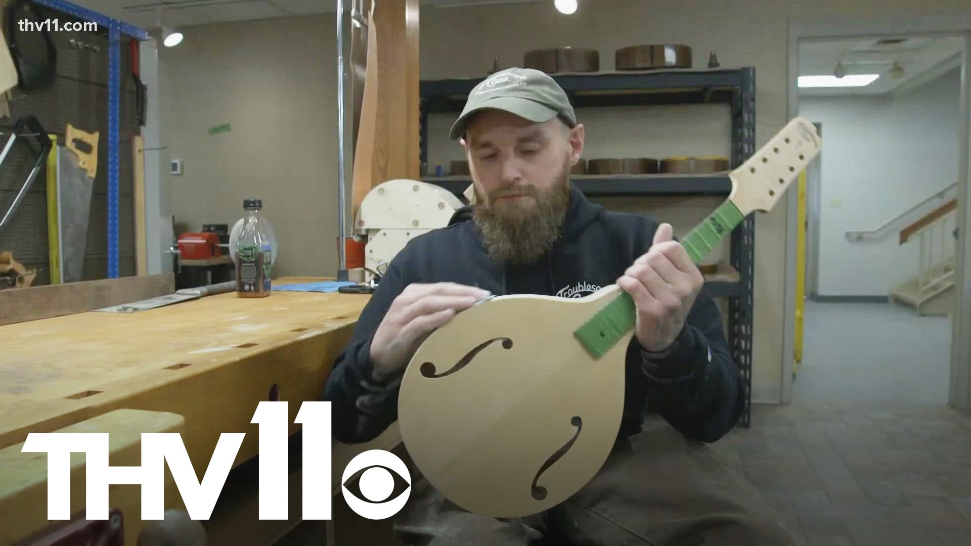 The program teaches addicts woodworking, specifically how to build guitars and how to break with using.