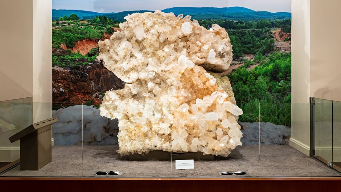 Arkansas's Quartz Crystal Unveiled In Smithsonian Museum | Thv11.com