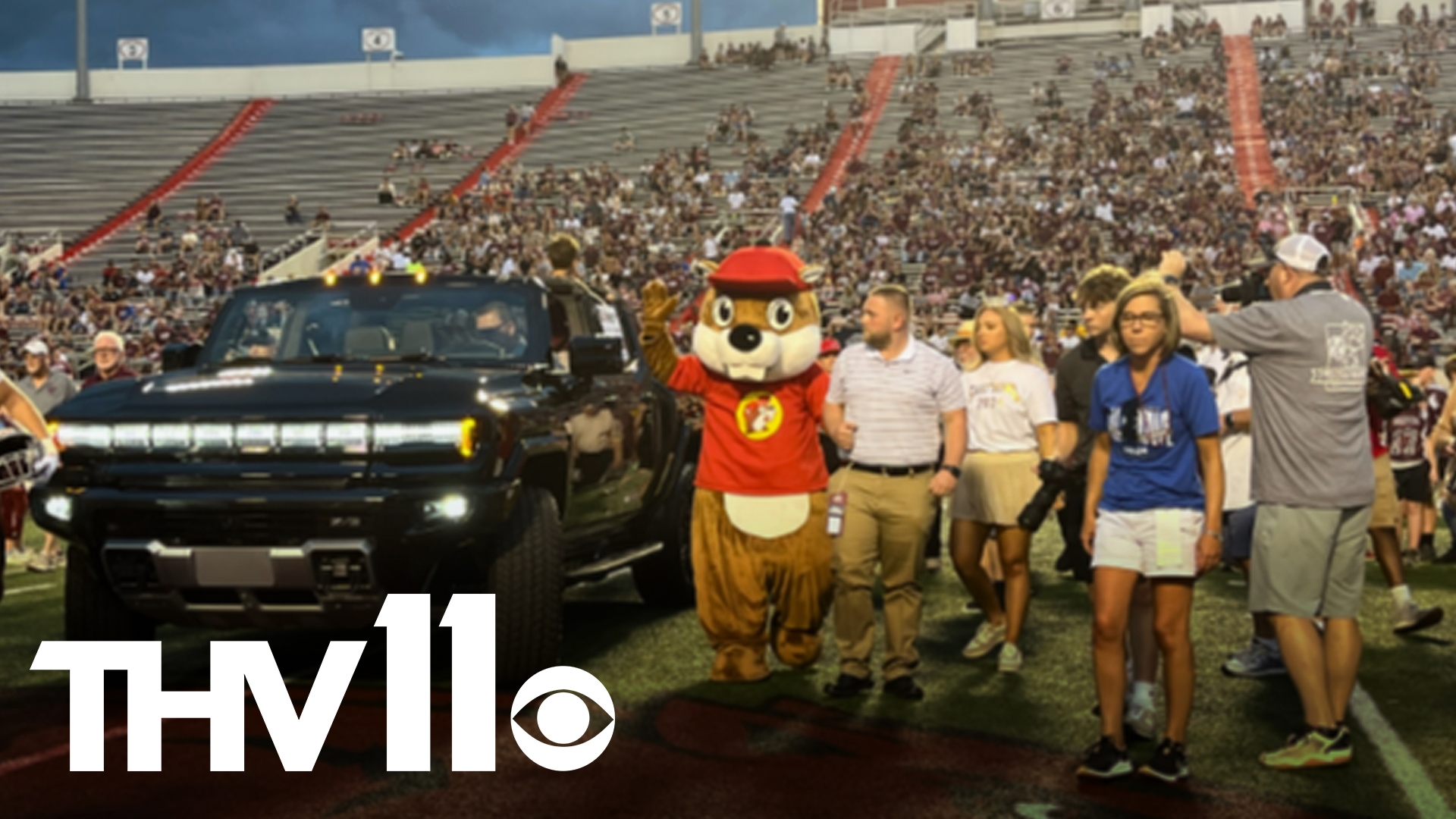 Buc-ee the beaver made a surprise visit to see thousands of fans at the 2024 Salt Bowl— celebrating the first-ever Buc-ee's coming to Arkansas!