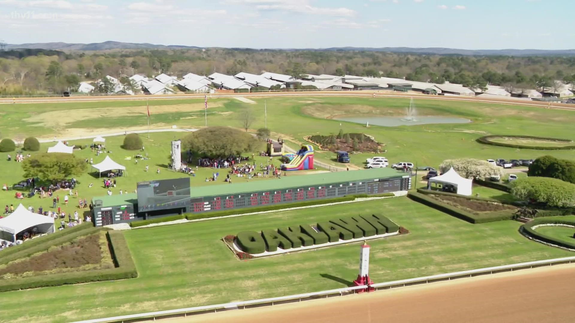 Cierra Clark is live in Hot Springs with a look at the Arkansas Derby at Oaklawn.