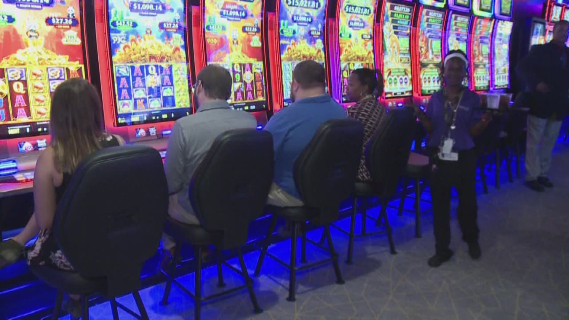 The Saracen Casino Annex had its grand opening Tuesday and it has 300 slot machines, a sports bar and more.