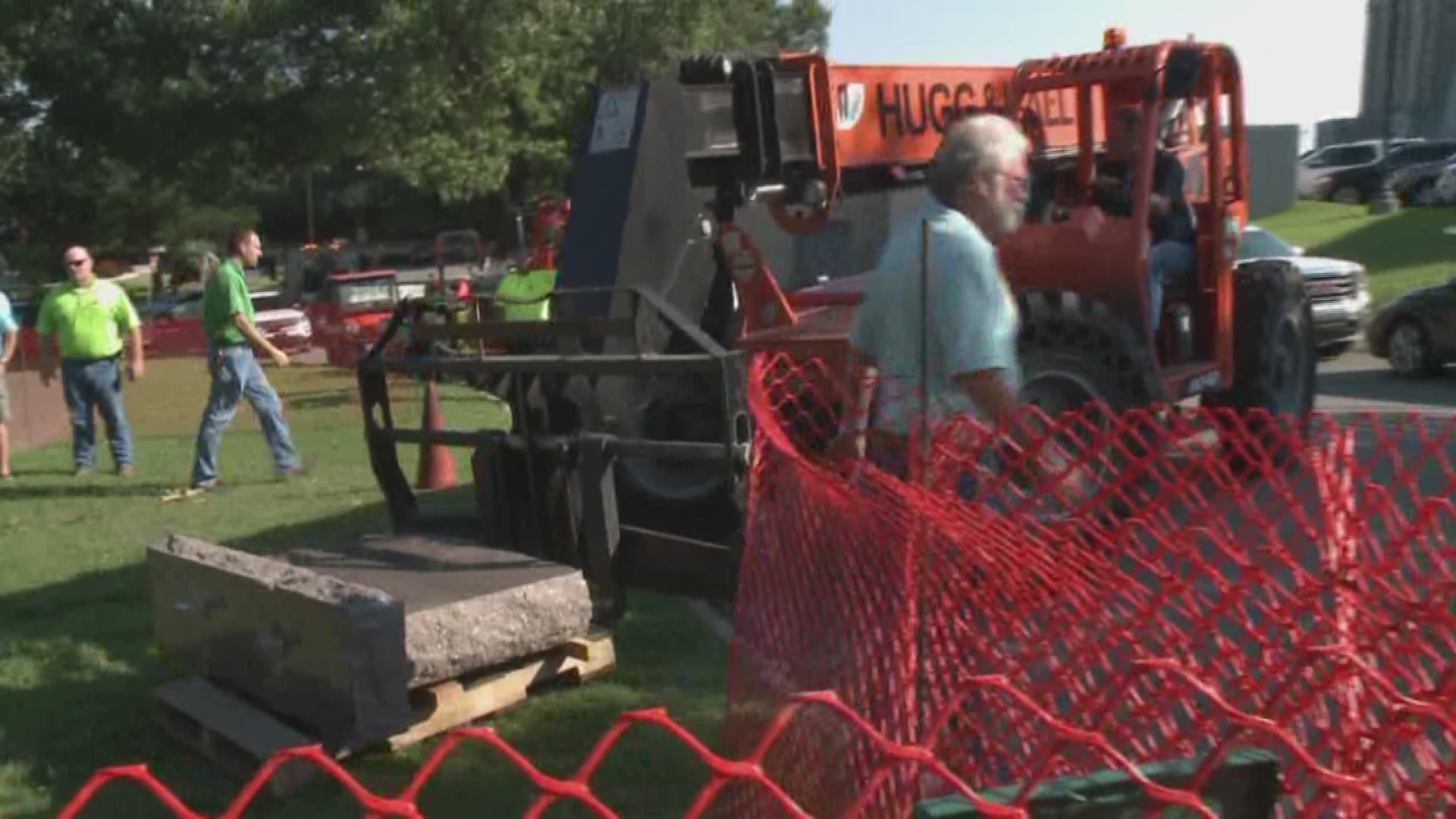 Newly placed 10 Commandments statue at Ark. State Capitol destroyed, man arrested