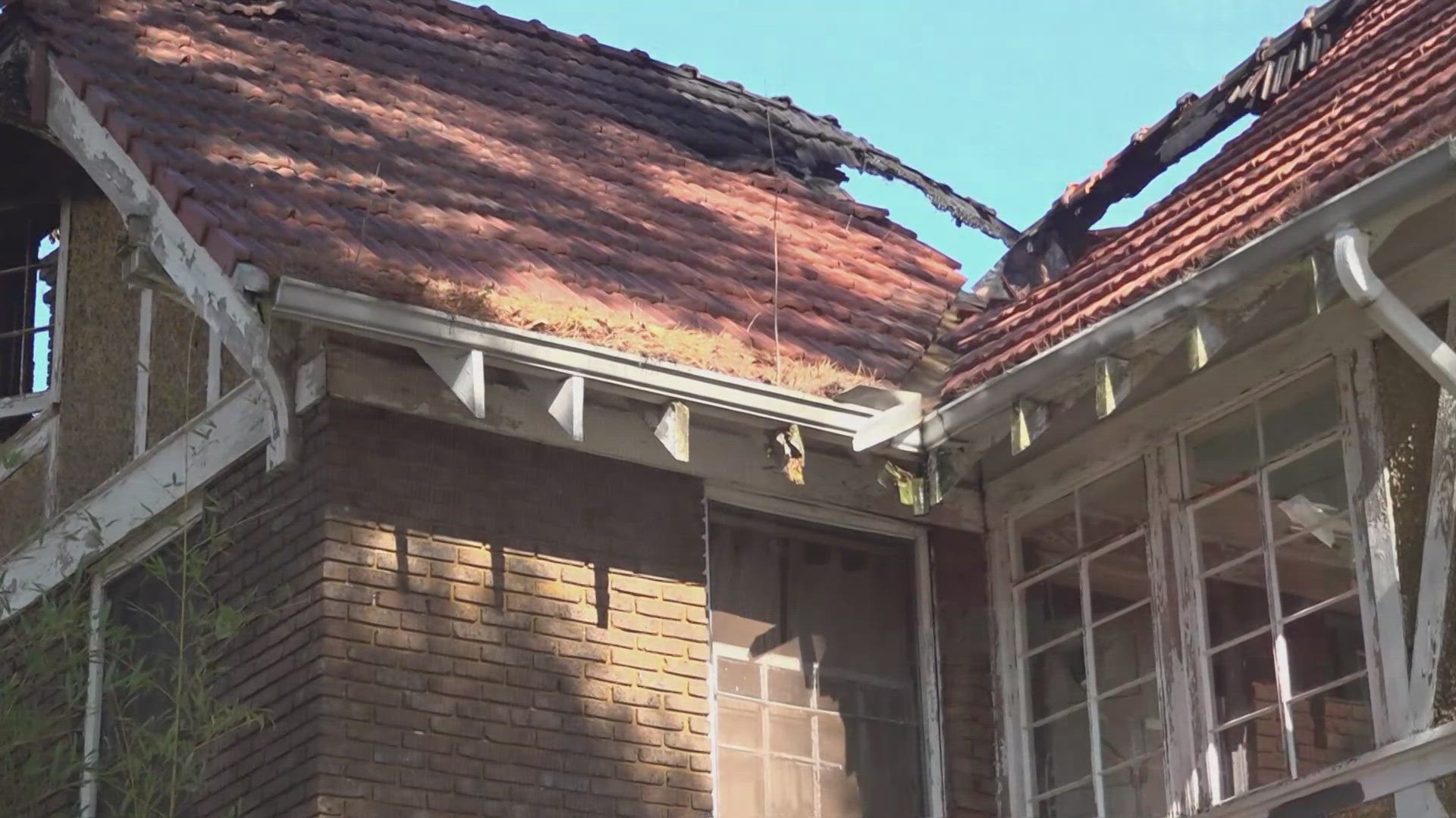 Longtime art teacher's home destroyed in Christmas Eve fire | thv11.com
