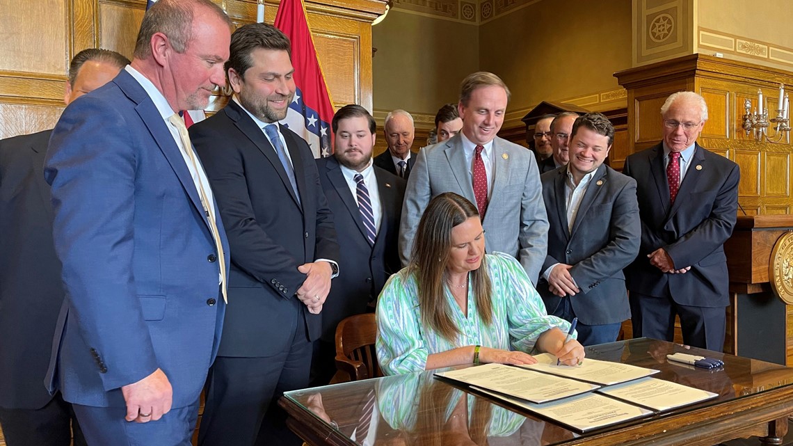Gov. Sanders vetoes 4 bills | Cuts stipend, pandemic expenses - Vimarsana News