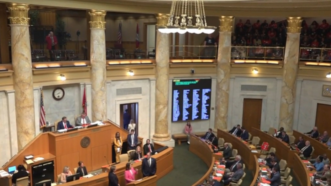 Arkansas lawmakers continue debates as fiscal session nears end