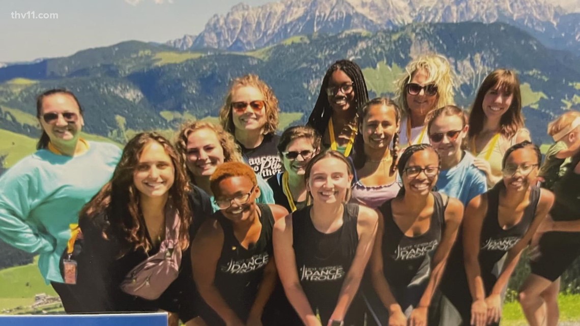 Arkansas teacher spreads positivity through dance lessons - Vimarsana News