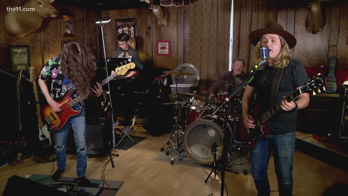 Arkansas teenage rock band with 63-year-old drummer pay tribute to favorite musicians - Vimarsana News