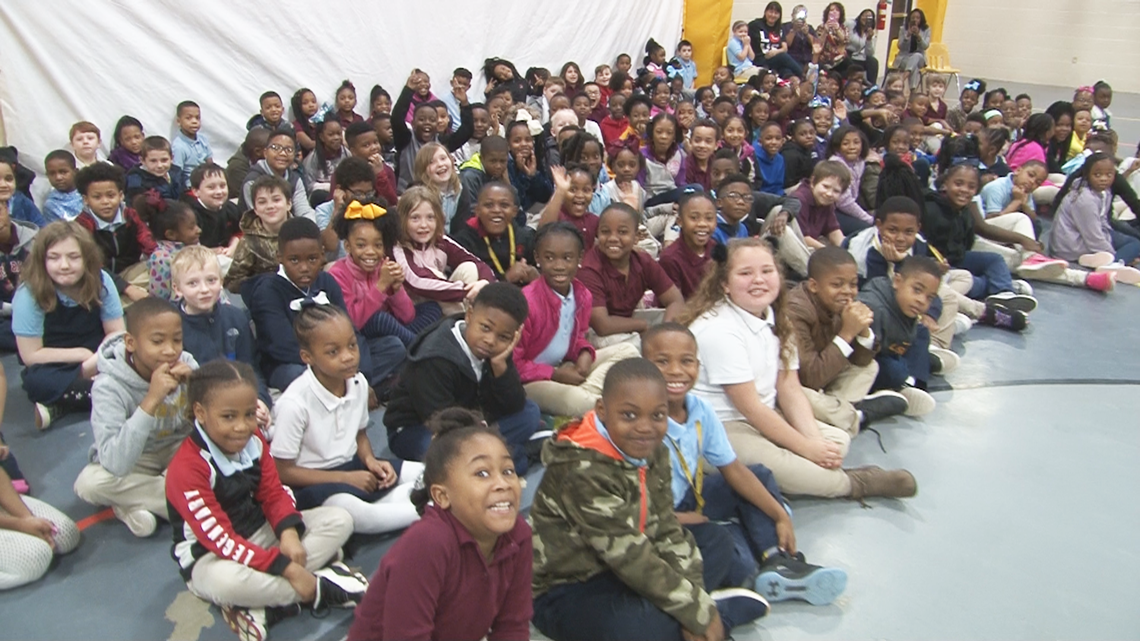 Watson Chapel superintendent 'eats bug off the rug' during Reading ...