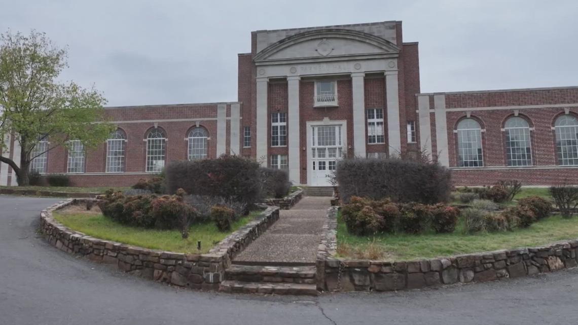 Alumni call for change at Arkansas Schools for the Blind and Deaf - Vimarsana News