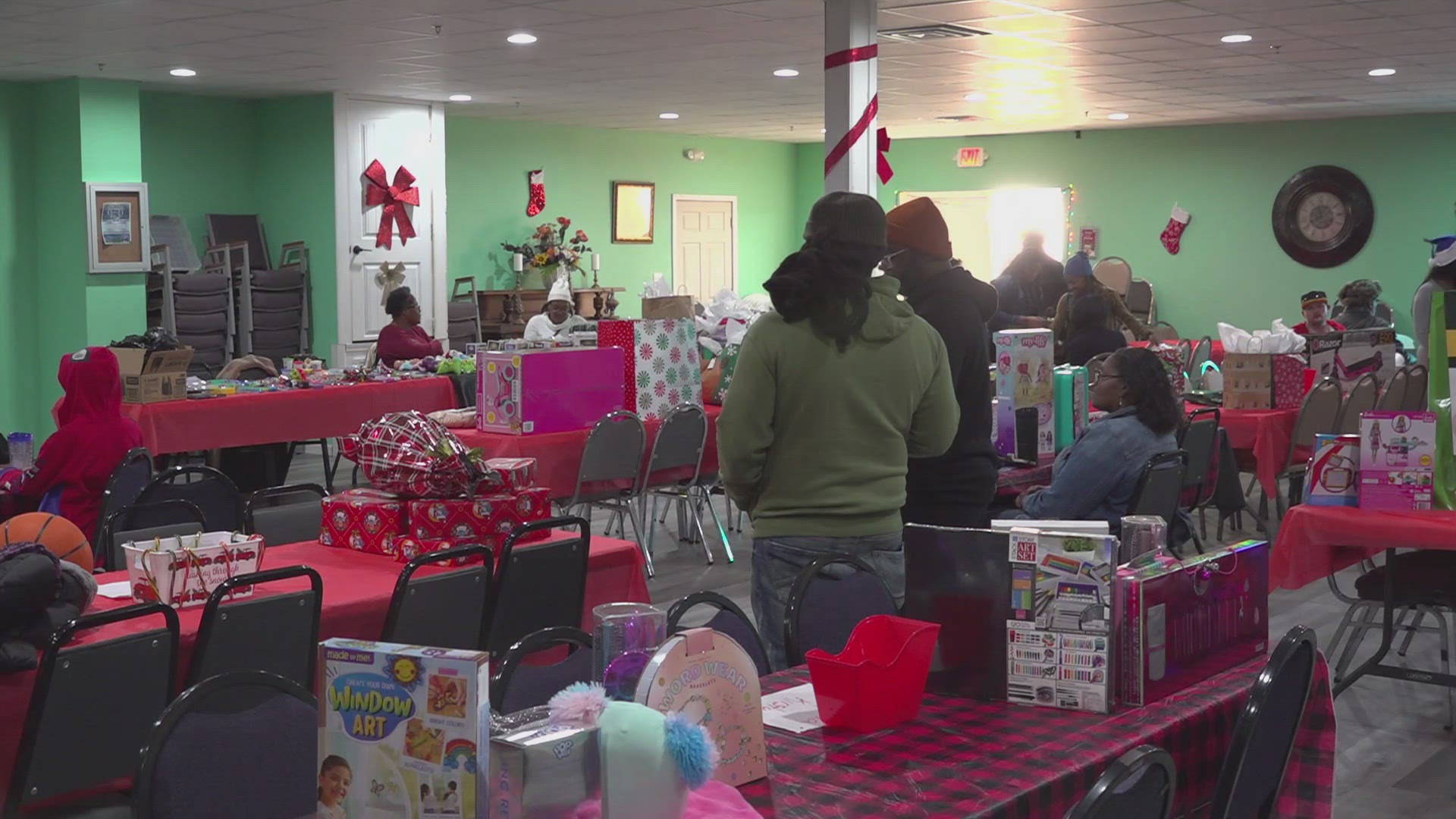 Arkansas church hit by 2023 tornado using new building to give back ...