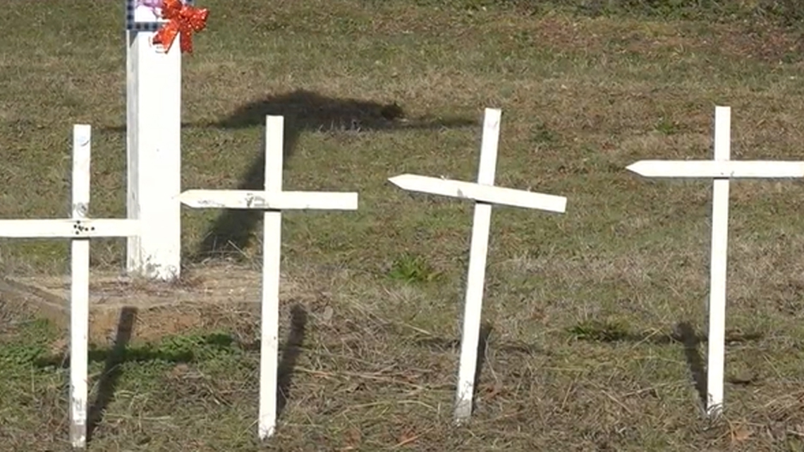 Robert 'Say' McIntosh Foundation holds prayer vigil for 2025 victims of homicide
