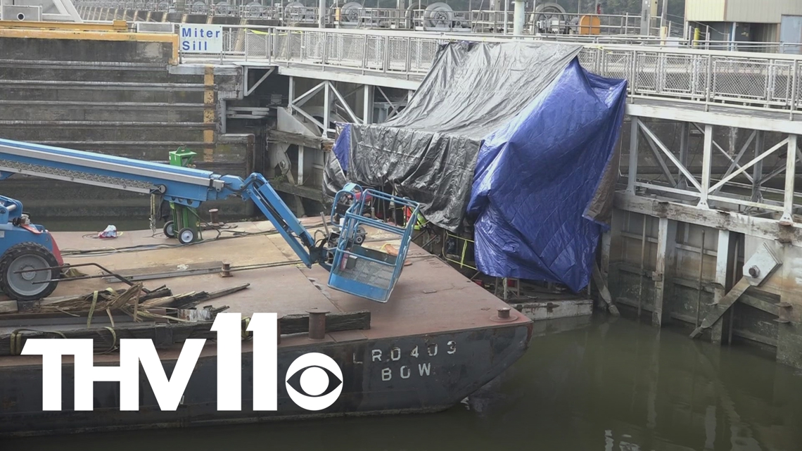 U.S. Army Corps works to fix damaged gate at Dardanelle Lock and Dam ...