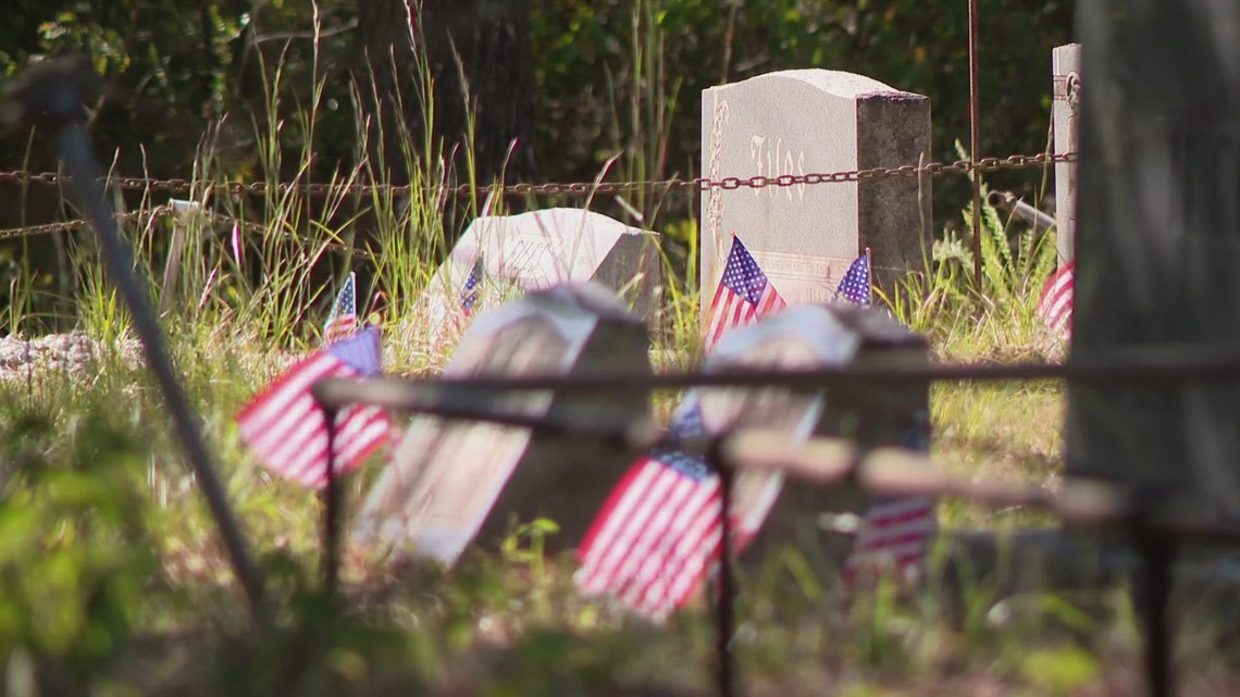 Arkansas man restores cemetery holding remains of AIDS victims - Vimarsana News