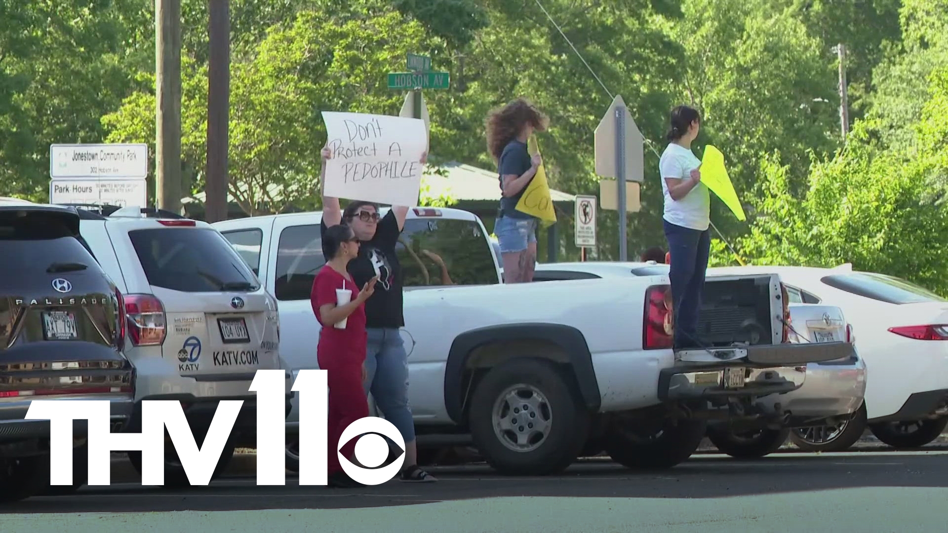 During an emergency meeting on Thursday, the Hot Springs school board responded to calls about removing their current superintendent.