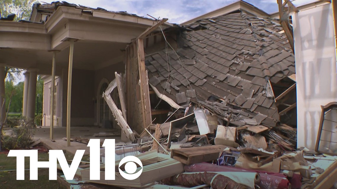 Arkansas funeral home damaged by tornado continues services