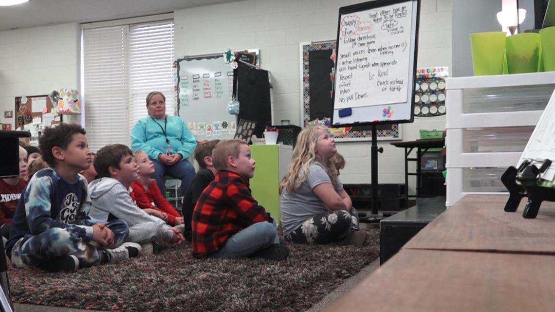 Cabot students learn about Veterans Day through storytelling - Vimarsana News