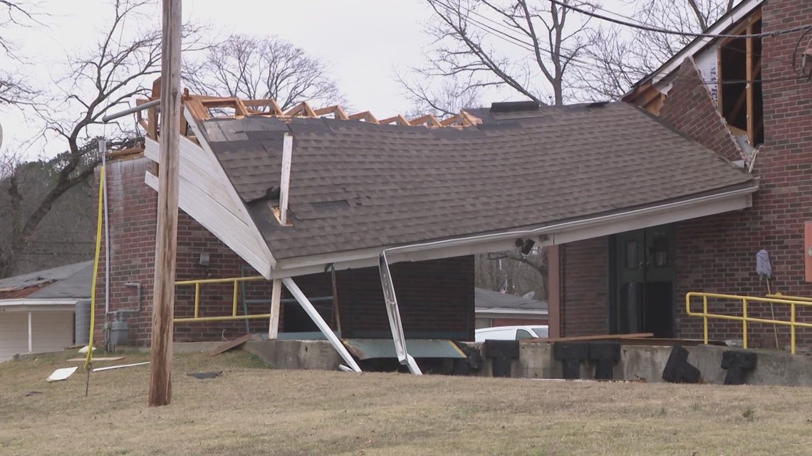 Arkansans clean up after powerful storms - Vimarsana News