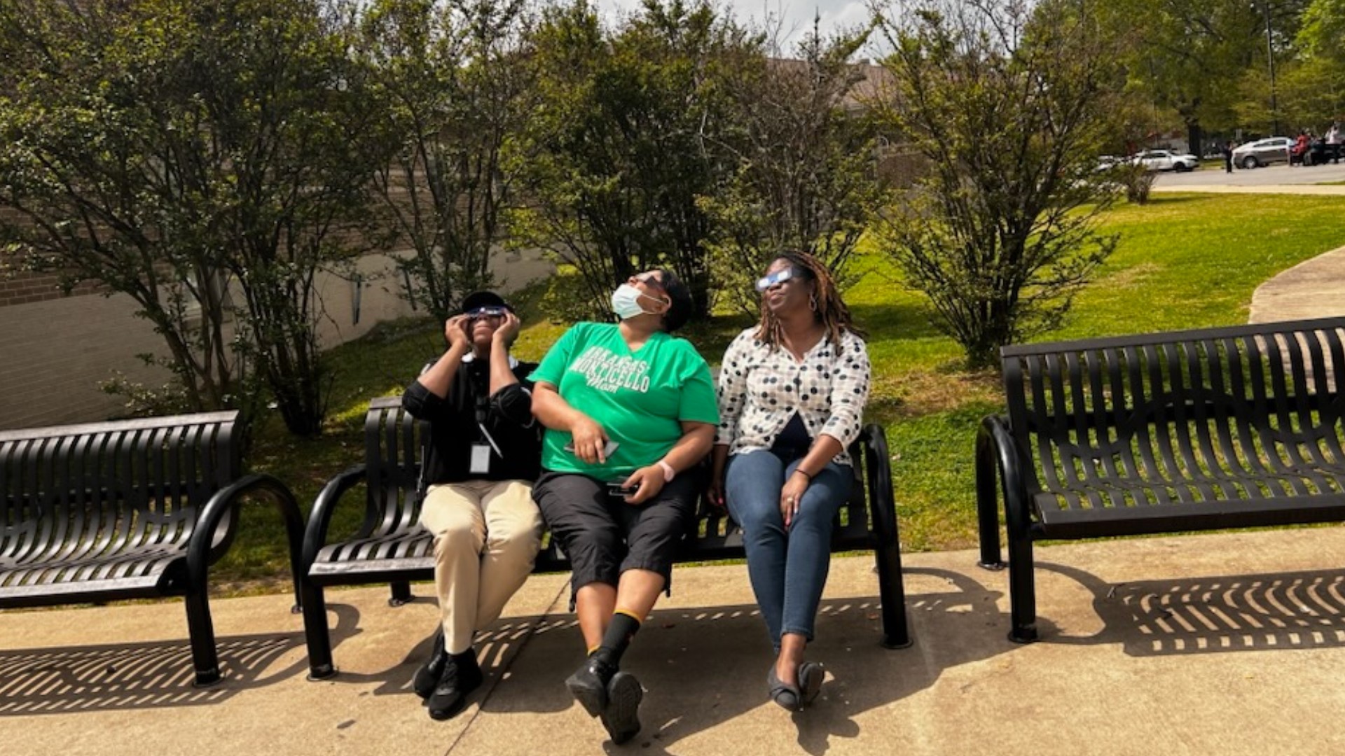 People gather to watch total solar eclipse in Central Arkansas | thv11.com