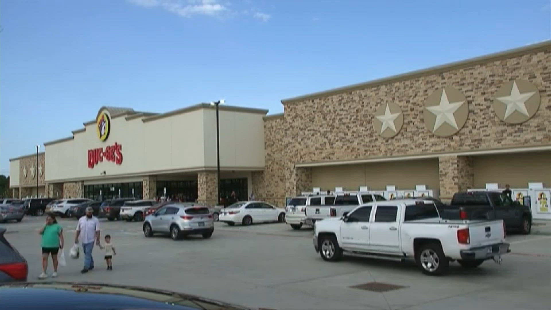 Arkansas’ first Buc-ee’s draws thousands to Benton for grand opening