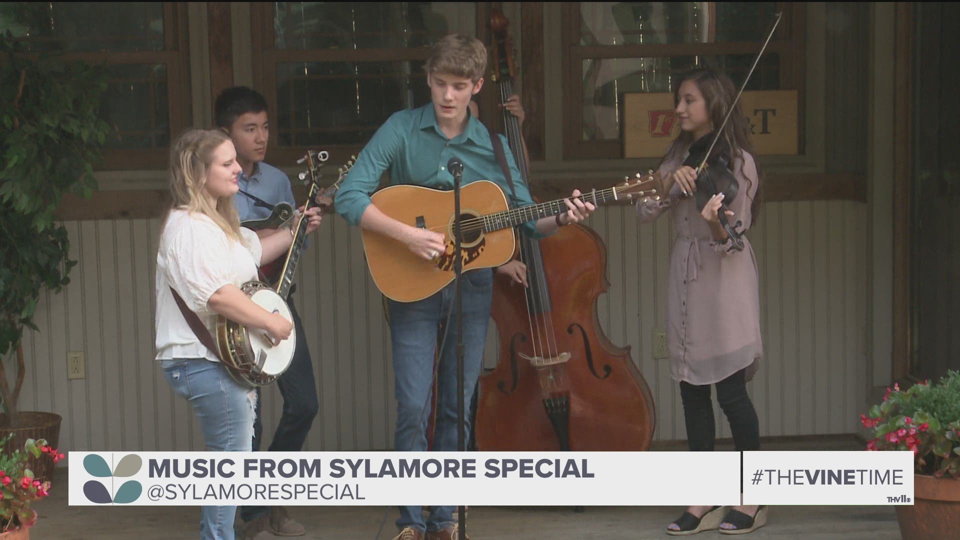 Enjoy live music from bluegrass band Sylamore Special! Catch them at Ozark Folk Center’s Bluegrass & Fried Chicken Festival August 6-7.