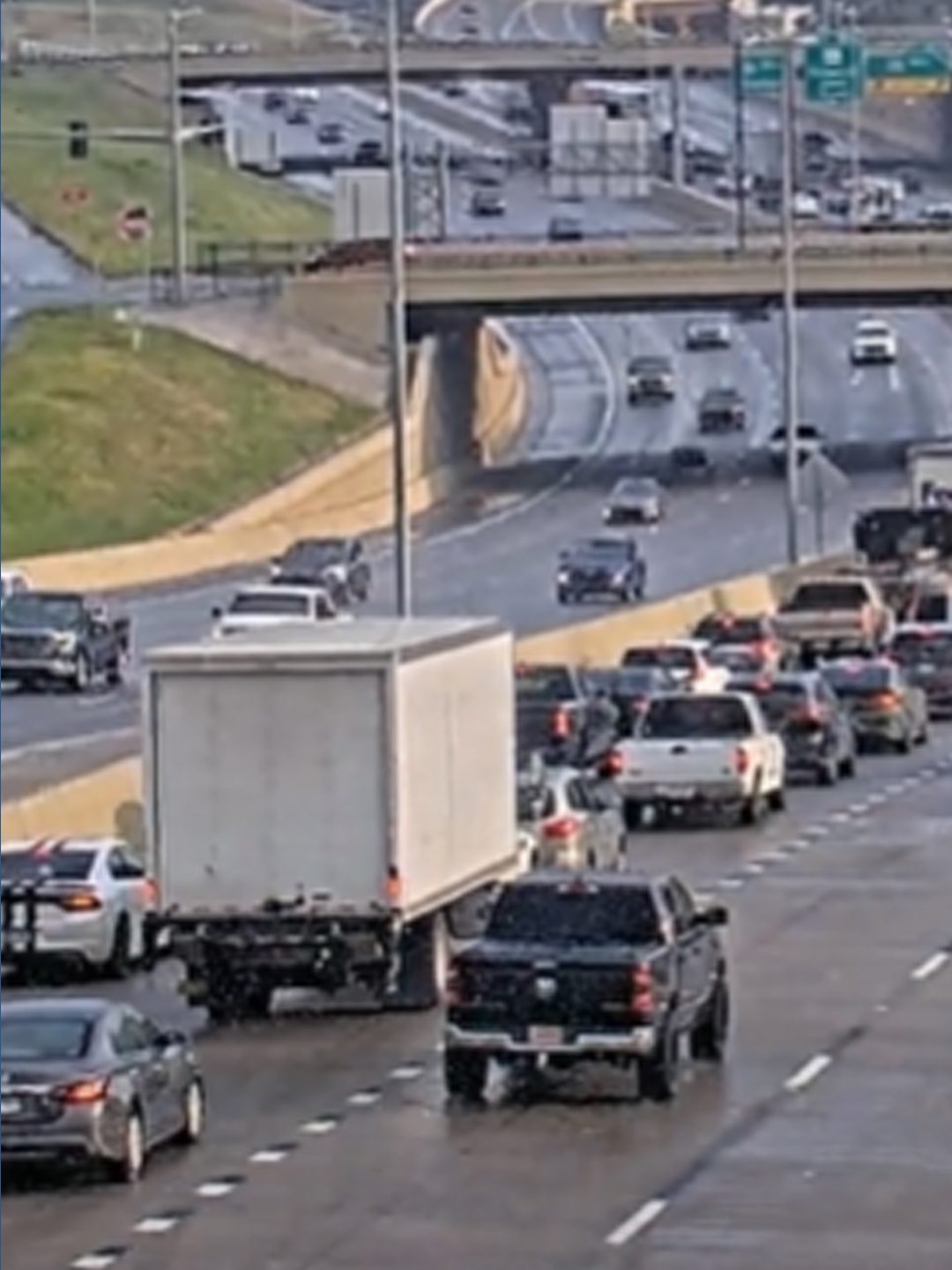Transparent School Rocks Lanes clear after stalled vehicle on I-30 in Little Rock | thv11.com