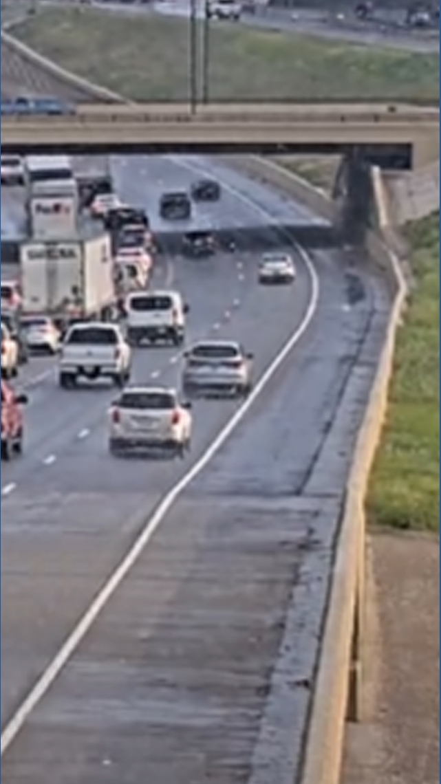 Transparent School Rocks Lanes clear after stalled vehicle on I-30 in Little Rock | thv11.com