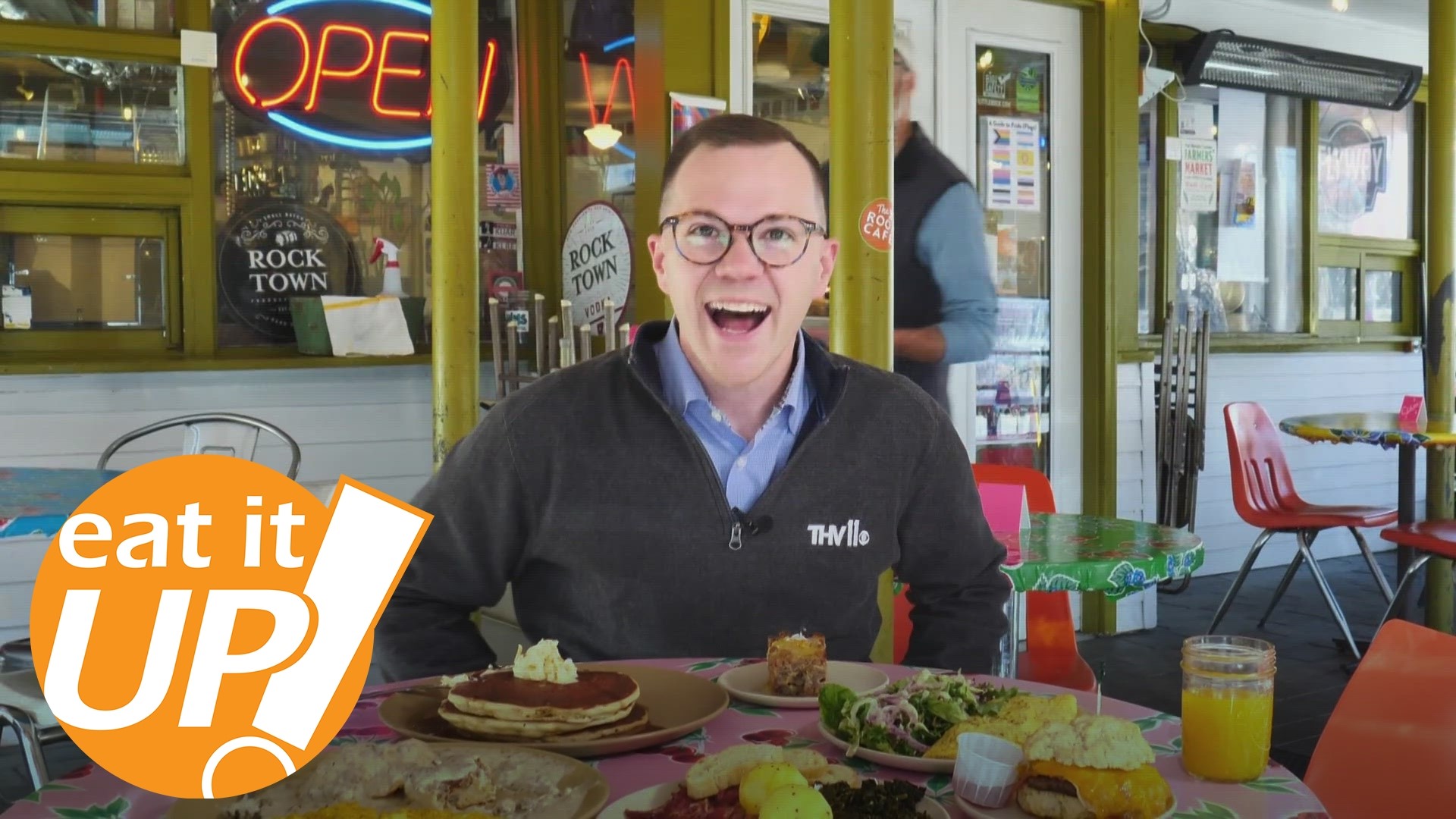 To celebrate the 200th episode of Eat It Up, Skot Covert revisits The Root Cafe in Little Rock on this special episode.