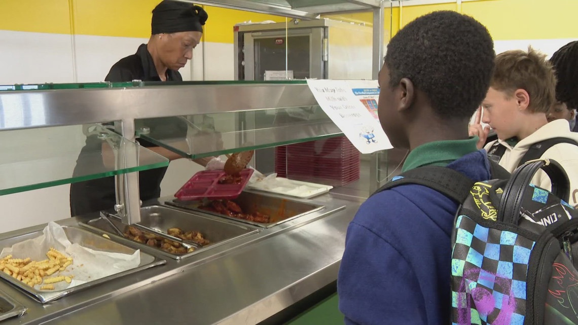 Little Rock School District prioritizes school lunches amid government shutdown