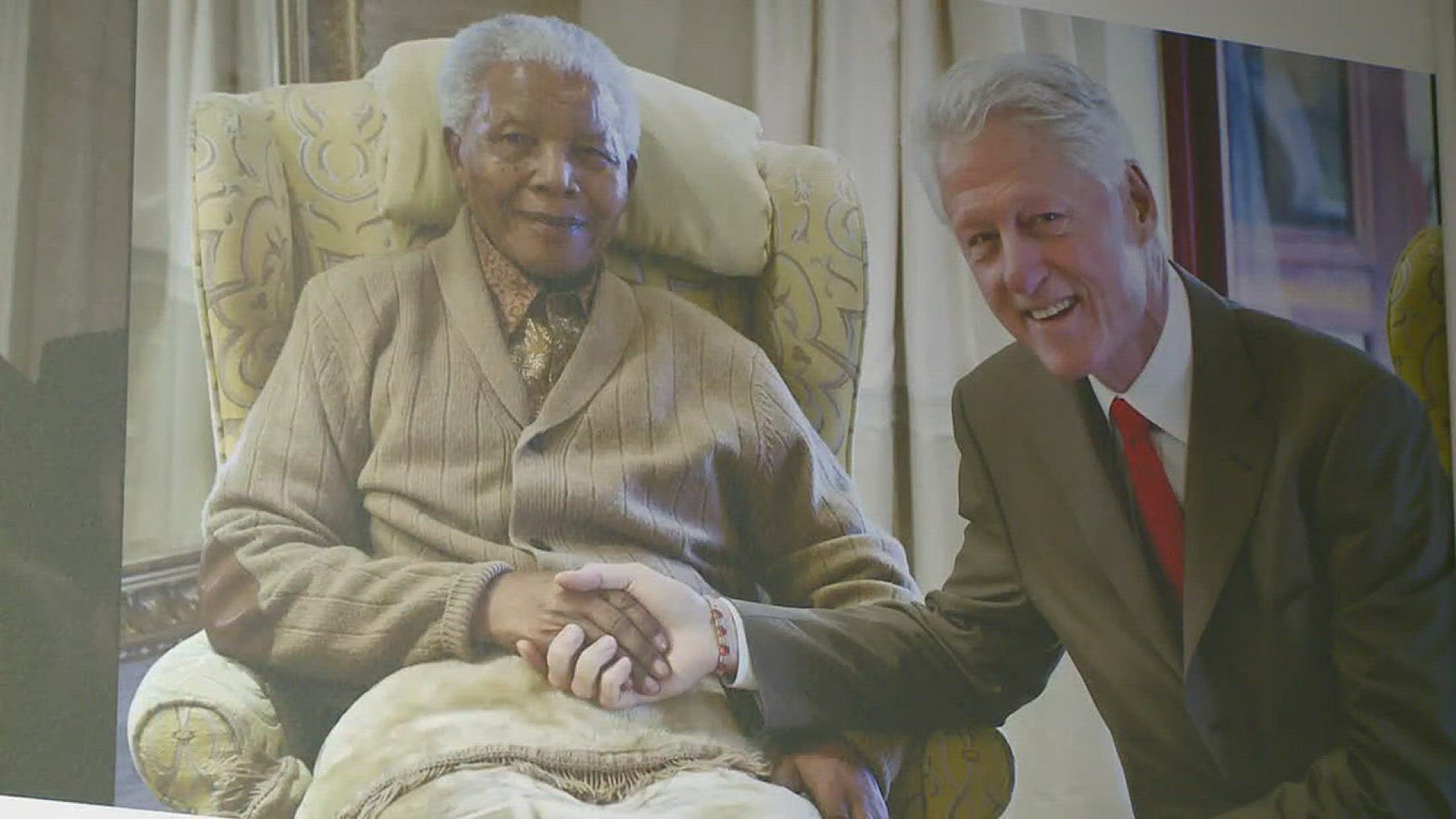 Clinton Library honors Nelson Mandela with special exhibit