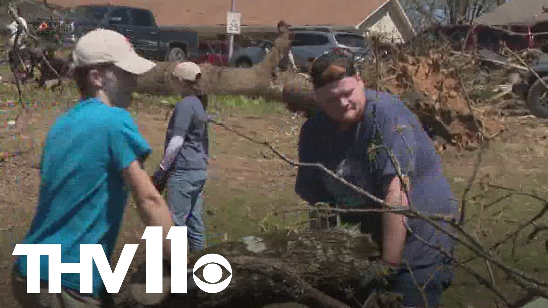 Volunteers in North Little Rock begin tornado recovery efforts