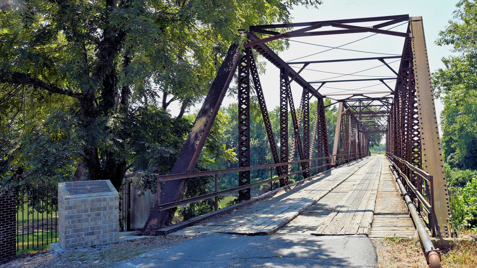 Arkansans celebrate 100th birthday of historic bridge