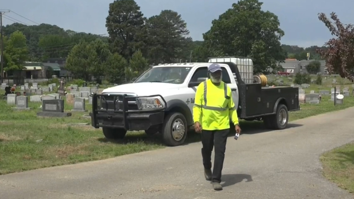 Historic Little Rock cemetery struggling with trash dumped on property