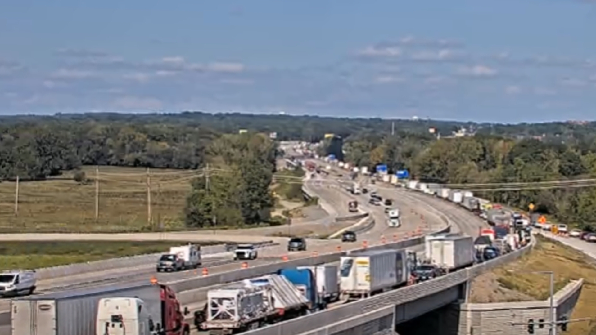 Accident involving 18-wheeler causes traffic backup near Benton | thv11.com