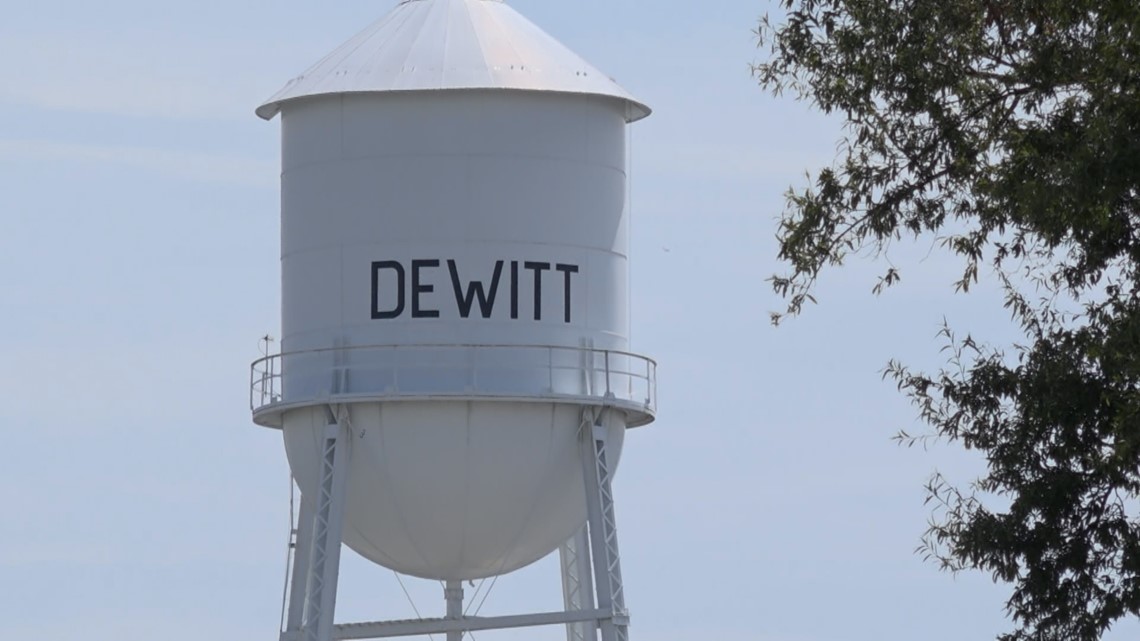 What's the right way to pronounce Dewitt, Arkansas