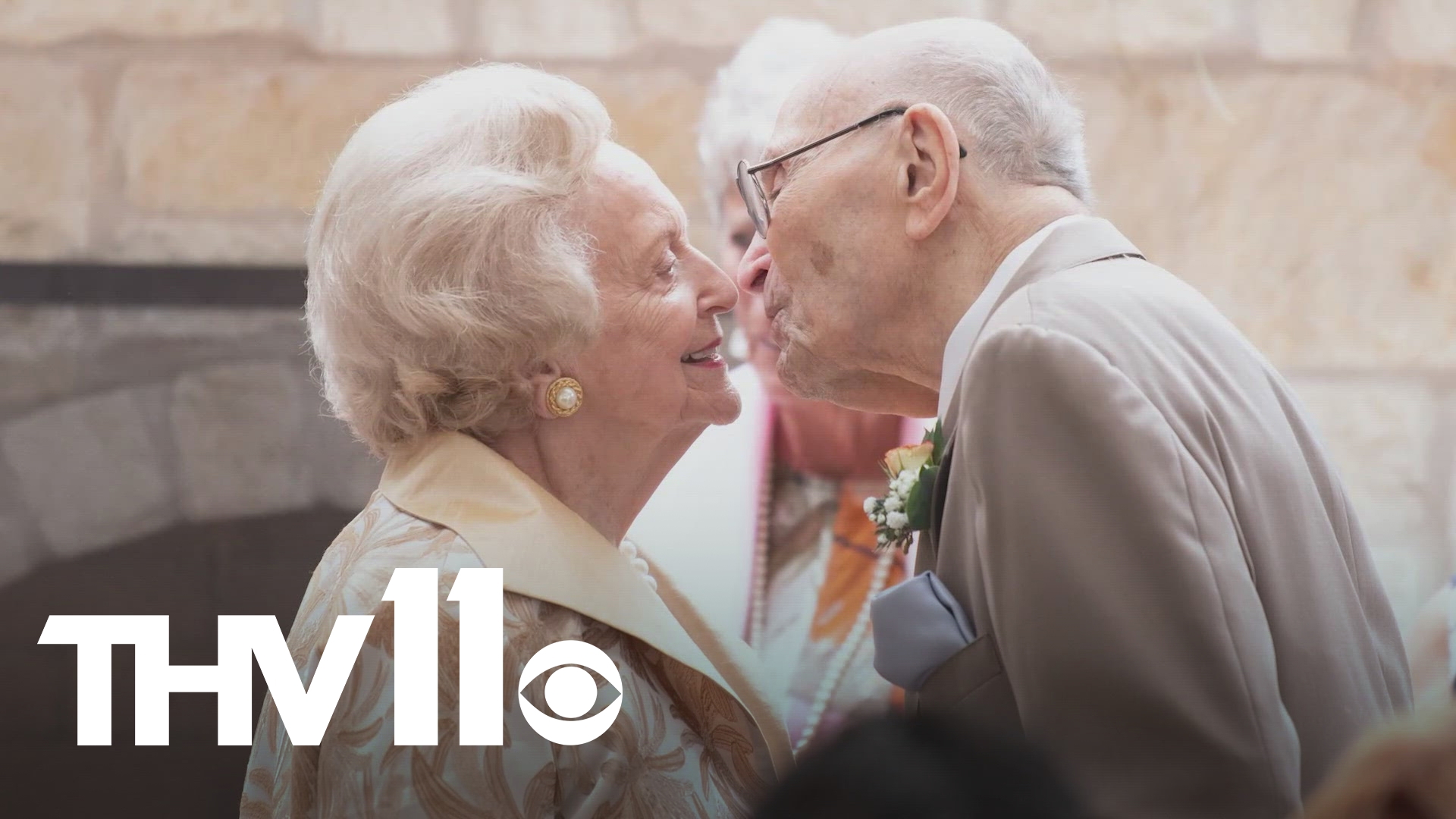 Surrounded by friends and family, the nonagenarian couple got married in the courtyard of the retirement community where they met.