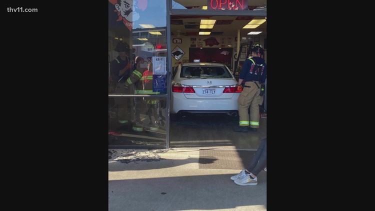 Car crashes into Hot Springs breakfast restaurant