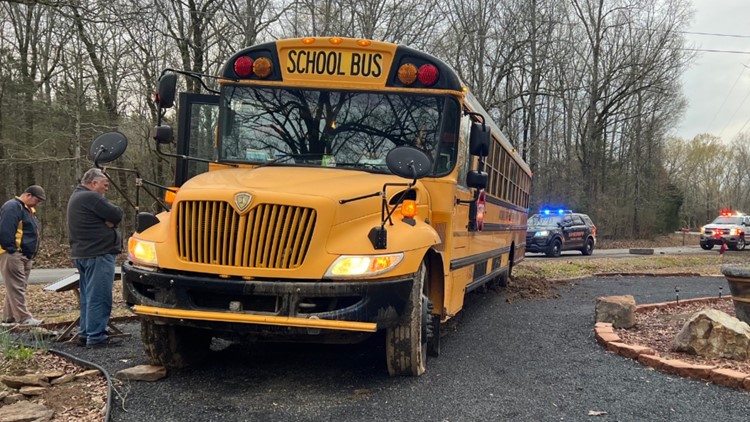 School bus crash injures 5 students in Pulaski County, investigation underway