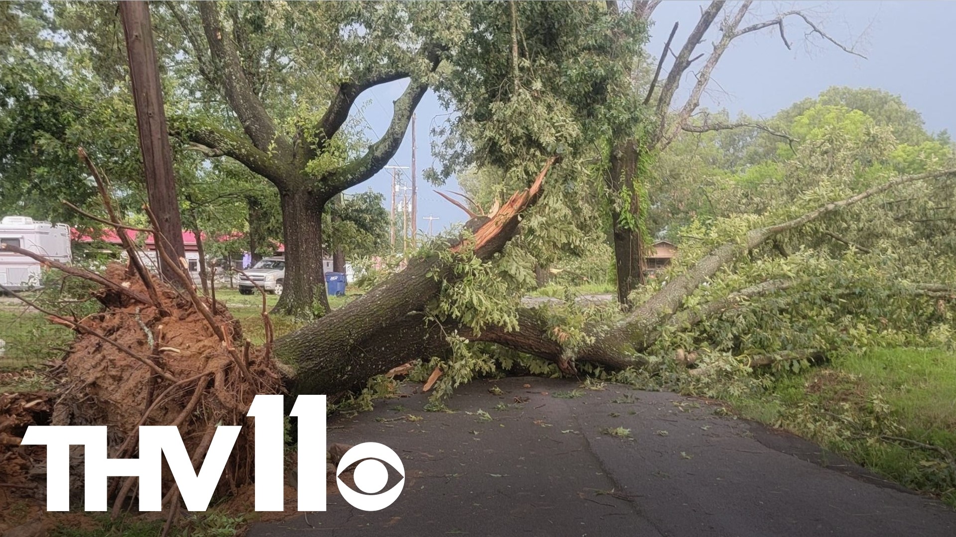 As severe thunderstorms rolled through parts of Central Arkansas they have caused downed trees, damage and thousands of people have been left without power.