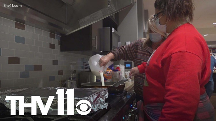 Thanksgiving volunteers make Arkansas families feel at home
