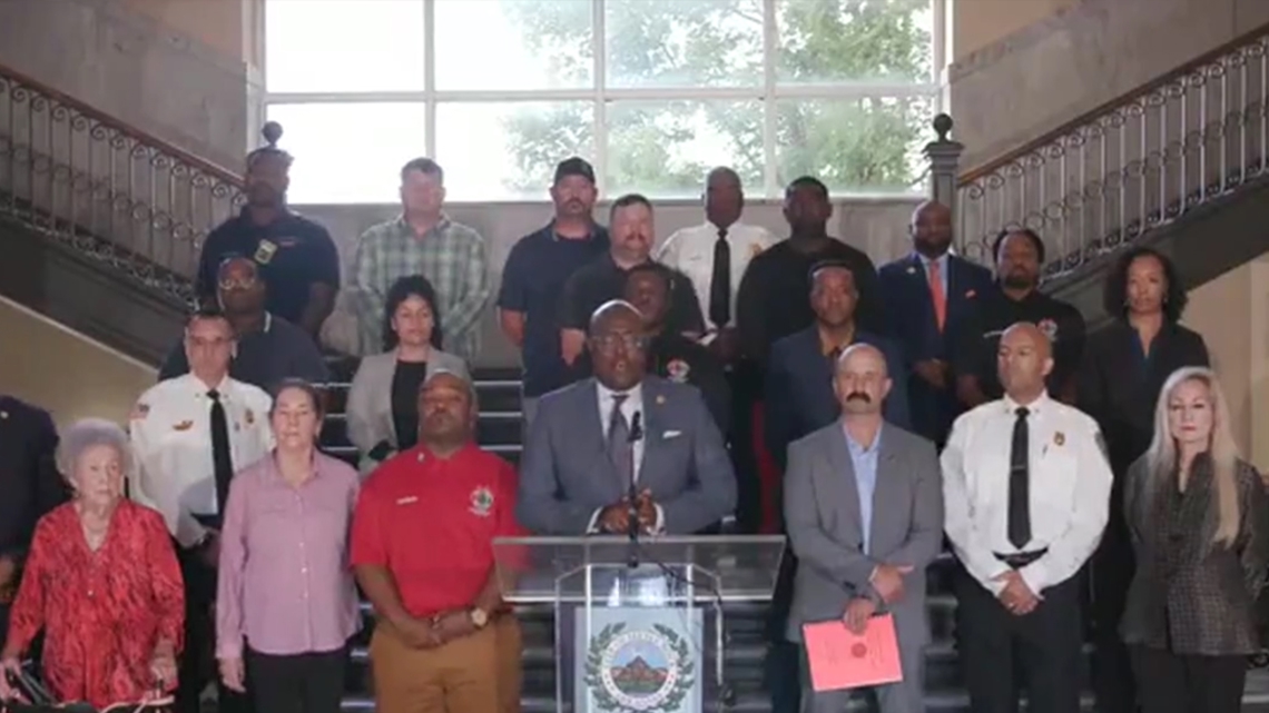 City of Little Rock gives update on historic firefighter union agreement