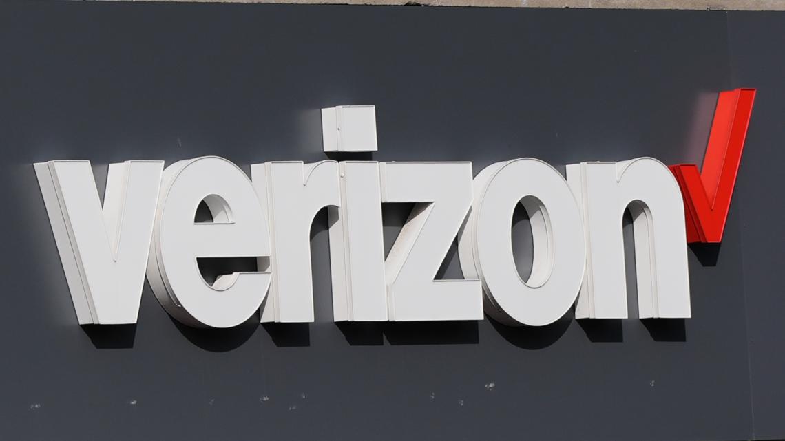 Scammers target Verizon customers after $20 credit tied to January outage